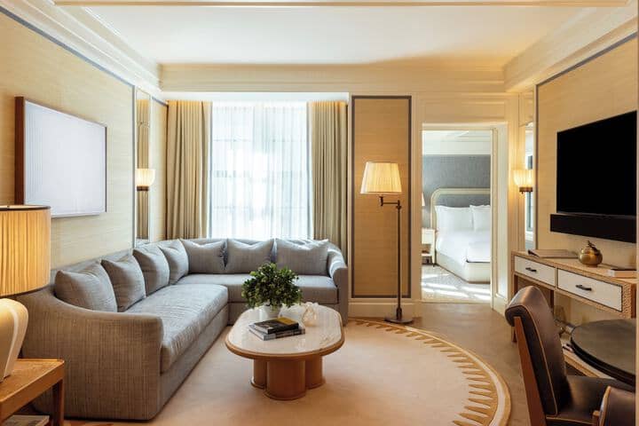 Room 28 of 45